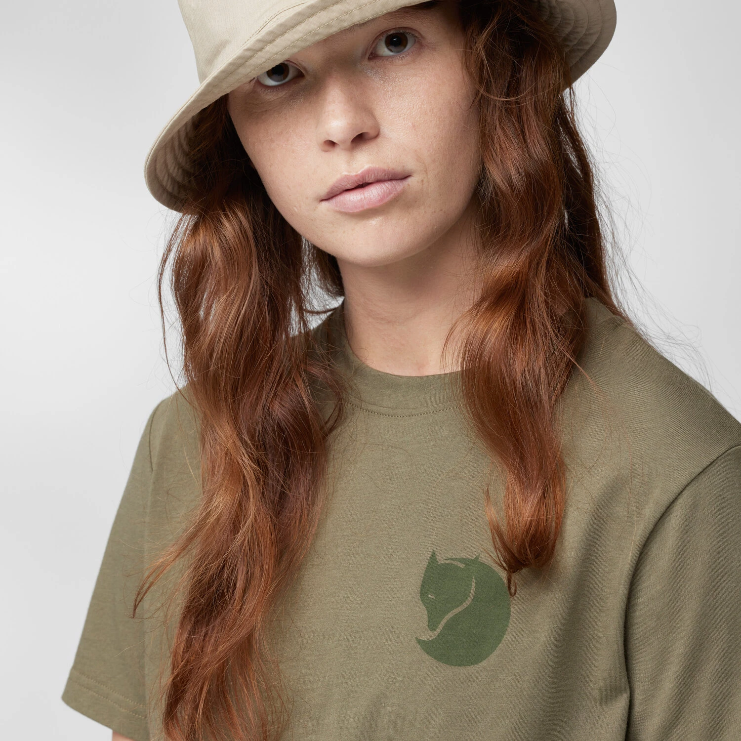 FJÄLLRÄVEN Fjällräven Boxy Logo Tee W Green 6 FJÄLLRÄVEN Fjällräven Boxy Logo Tee W Green - Image 4