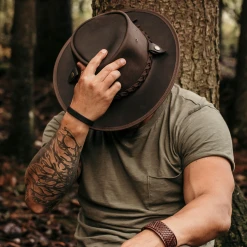 Salon Lakkitehdas Oy Salon Traveller Nahkahattu -Fjällräven shop SalonTravellerNahkahattu SAL0029 79ca2dfede88910b5830e8f2571479cb 8